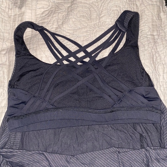 Lululemon tank - Picture 2 of 4